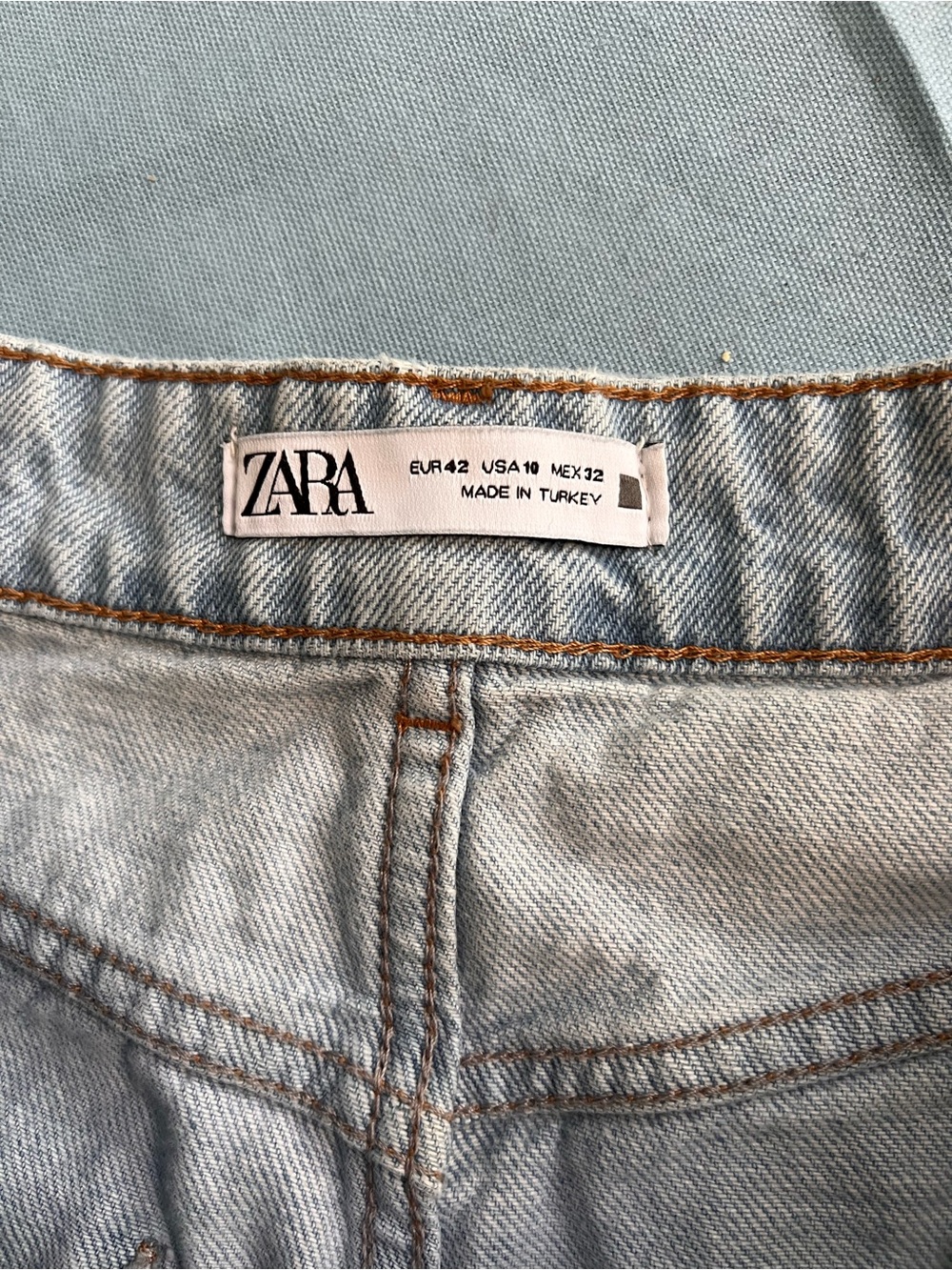Zara Mom Denim Shorts Sz 10 Rolled Hem Light Wash High Rise - Picture 7 of 7